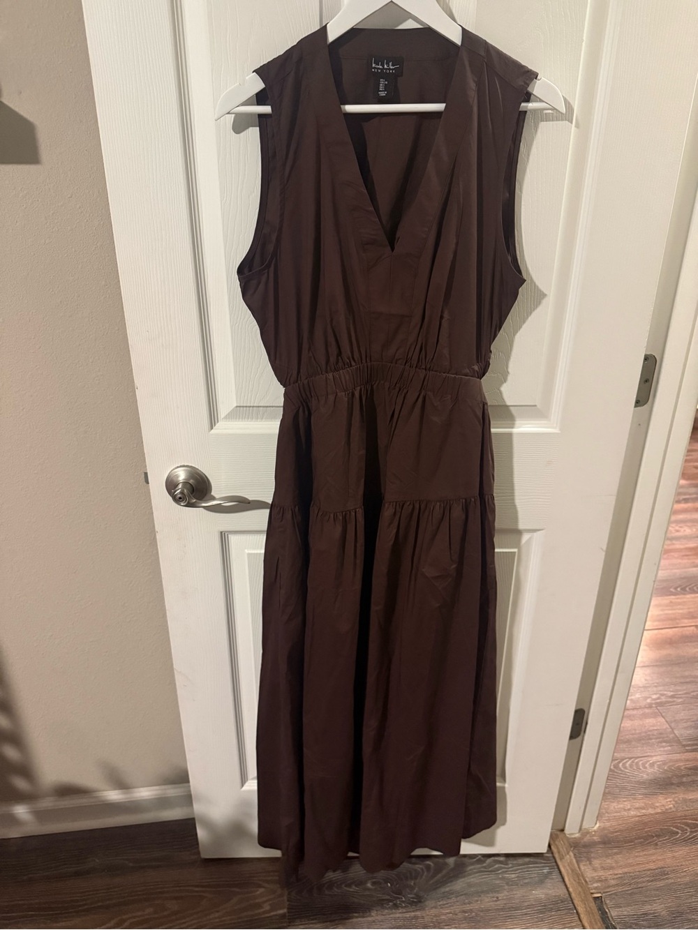 Brand New w/ Tags! Nicole Miller Gorgeous Fall Dress! V-neck & Stretchy. Large!